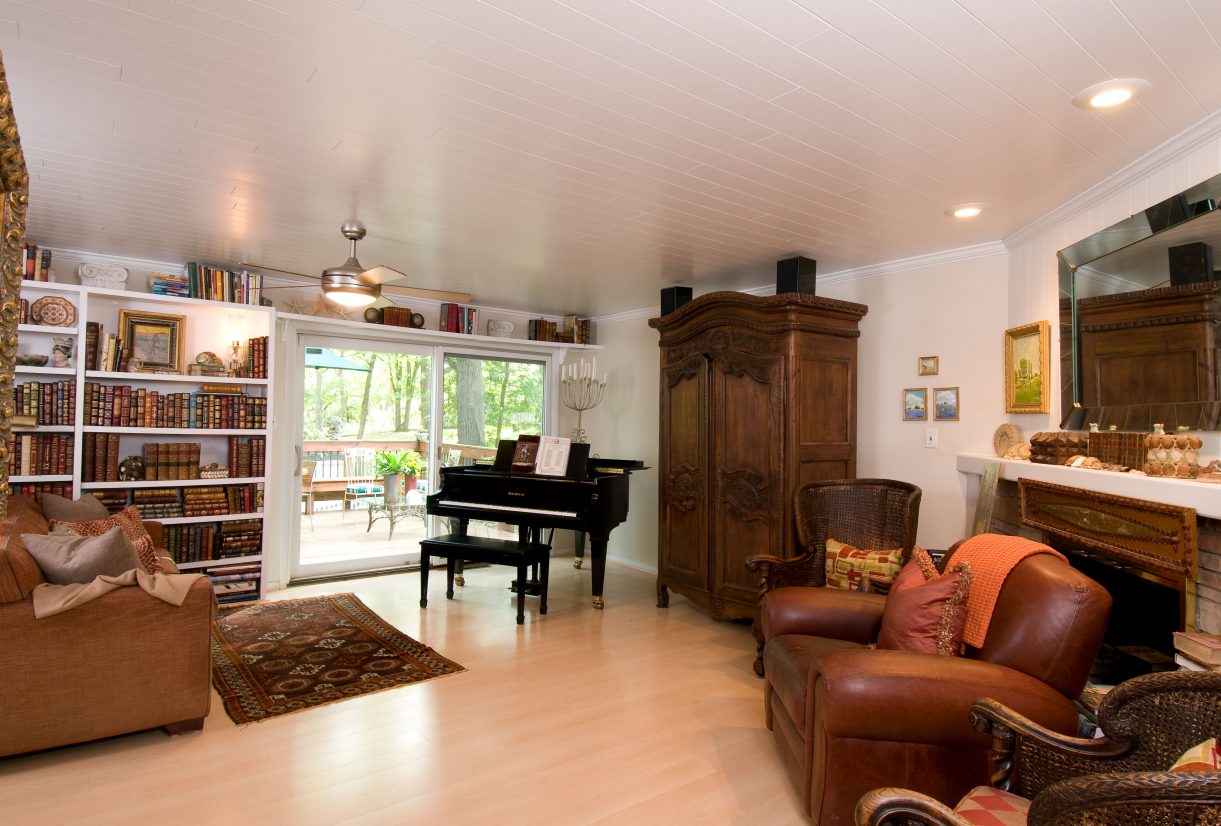 Decorating Ideas For Homes With Low Ceilings - How To Visually Lift A